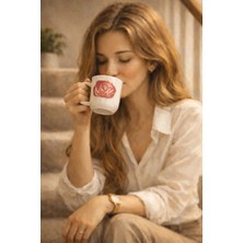 Pitaya Sanat El Yapımı Seramik Kupa – Altın Detaylı Gül Desenli Özel Tasarım Kahve Kupası