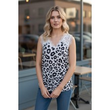 Mossta Kısa Kollu V Yaka Dantelli Süprem Bluz - Beyaz