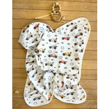 Seçkin Antialerjik Çift Katlı Penye Bebek Battaniye – Renkli Arabalar Desenli | 1-12 Ay Erkek Bebek Battaniyesi