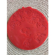 Miina Aksesuar Epoksi Reçine Çiçekli Mandala Desenli Üretilmiş Dekoratif Bir Bardak Altlığıdır