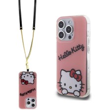 Apple iPhone 15 Pro Uyumlu Kılıf Hello Kitty Orjinal Lisanslı Askılı Yazı ve Ikonik Logolu Daydreaming Kapak