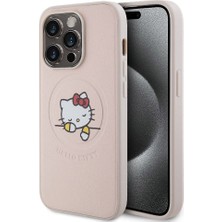 Apple iPhone 15 Pro Uyumlu Kılıf Hello Kitty Orjinal Lisanslı M-Safe Şarj Özellikli Baskı Logolu Uyuyan Kitty Deri Kapak