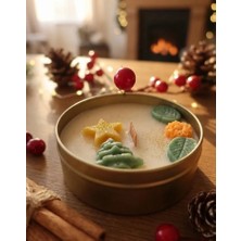 Şile Natural Çam Ağacı Temalı 80 gr Soya Wax Mum – El Yapımı Kokulu Yılbaşı Hediyesi, 7x3 cm Dekoratif Kutulu Mum