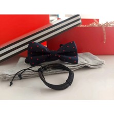 Erkek Hediye Seti Modern Şıklık 22 : Desenli Papyon, Çorap ve Deri Bileklik