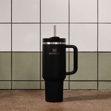 Stanley Quencher Pipetli Termos Bardak Siyah Çift Katmanlı İzolasyonlu Paslanmaz Çelik Hacim Modeli