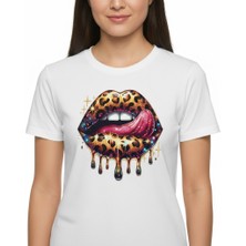 Texrium Kadın Beyaz -Siyah Leopar Desenli Parlak Dudak Baskılı Regular Kesim Premium T-Shirt