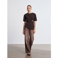 Dilvin 32445 Aksesuar Detaylı Basic T-Shirt-Koyu Kahve