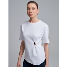 Dilvin 32445 Aksesuar Detaylı Basic T-Shirt-Beyaz