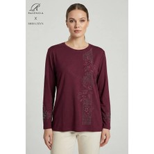 Ravencia Kadın Şerit Desenli Yaka ve Etek Taşlı Işlemeli Yırtmaçlı Likralı Anne Penye Bluz