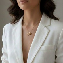 Lente Aksesuar Çelik Kararmaz Zirkon Taşlı 14K Altın Rengi Fiyonk Kolye