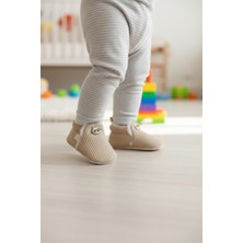 Tiny Feet Fitilli Kahverengi Triko, Peluş Astarlı, Kaydırmaz Tabanlı, Lastikli Bebek Patiği Ev Botu Panduf