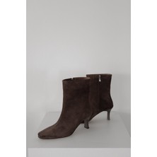 Meral Özgenç Süet Topuklu Bot