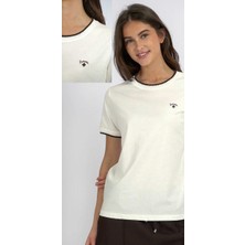 Joggy Yaka ve Kolları Biye Detaylı Kadın Basıc Tshırt