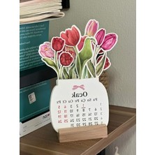 MarkEntegra 2026 Ahşap Ayaklı Mini Masaüstü Takvim - Lale Çiçek Buketi Tasarımı