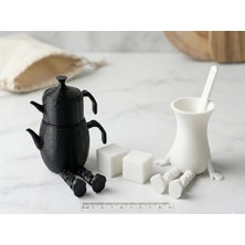 SNM Dekoratif Oturan Çaydanlık ve Bardak Figür 2'li Set - Modern Mutfak Tasarım Obje ve Ev Hediyesi