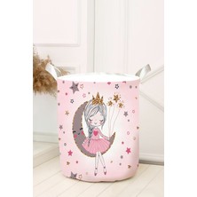 Pembe Ayda Oturan Kız Desenli Keçe Oyuncak ve Çamaşır Sepeti 30X45 cm