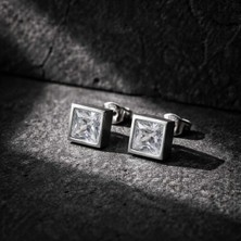 Begonia Accessories Vip Çelik 9mm Kare Figürlü Zirkon Taşlı 1 Çift Çivi Küpe - Paslanmaz Kararmaz Takı