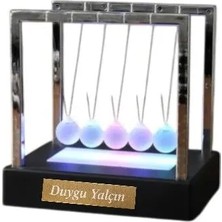 Hediye Fikri Kişiye Özel LED Işıklı Newton Beşiği – Renkli Şeffaf Denge Topları, Pilli Masaüstü Dekoratif Aksesuar