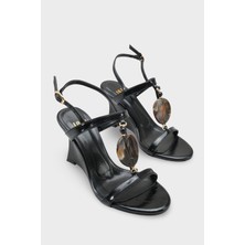 LOJO Kadın Oval Burun Tokalı Dolgu Topuklu Günlük Sandalet Neri Siyah