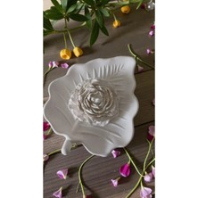 Doğal Beyaz Beton Yaprak Tepsi ve Gül Biblo Tasarımı