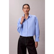 Calvin Klein Kadın Crisp Poplin Oversized Cropped Gömlek - Mavi