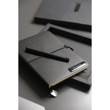 Locko Kişiye Özel Kutulu Siyah Vegan Deri Lastikli Defter 224 Sayfa Kalemli Isimlikli