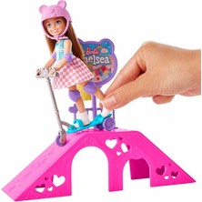 Nunu Kız Çocukları Için Chelsea Kaykay Parkı Oyun Seti Scooterlı Bebek ve Aksesuarları 3+ Yaş