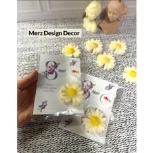 Merz Design Decor 8 Mart Kadınlar Günü Özel Jelatinli Poşetli Hediyelik Kart ve %100 Doğal Vegan Soya Mumu Papatya Mum