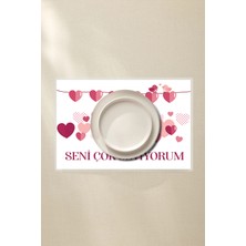 Seni Çok Seviyorum Amerikan Servis 2’li - Kalp Desenli Sevgililer Günü 42X30 Pvc Silinebilir