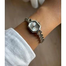 Gümüş Renk Minimal Kadın Saat