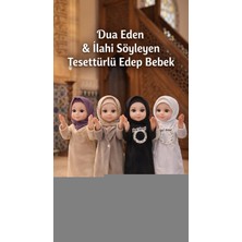 Tiklad Tesettürlü Dua ve Ilahi Söyleyen Edep Bebek