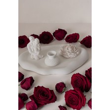 Doğal Tasarım Tepsi, Aşık Çift Gül  & Vazo  ​ Beyaz Alçı Sanat Obje Grubu (4 Parça)