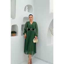 Neşeli Butik Kadın Yeşil Kruvaze Yaka Kemer Detaylı Piliseli Midi Elbise
