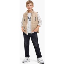 Vitrin Life Erkek Çocuk 4 Parça Kombin – Şişme Yelek, Gömlek, Baskılı Tişört ve Kot Pantolon