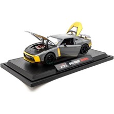 Disney Cars Mınıauto Nıssan GTR50 Gri 1:24 Metal Çek Bırak Kapıları Açılan Sesli Işıklı Araba