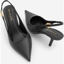 Marjin Kadın Stiletto Sivri Burun Arkası Açık Lastikli Altın Tokalı Kısa Ince Topuklu Ayakkabı Henka Siyah