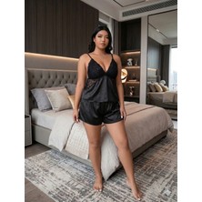 İygnus Büyük Beden Derin Ğögüs Dekolteli Dantel Detaylı Saten Gecelik Şort Takımı