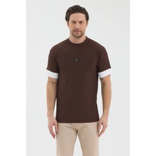Werroni Erkek Kahverengi Jakarlı Kumaş Beyaz Kalın Şerit Kol Detaylı Baskılı Slim Fit T-Shirt