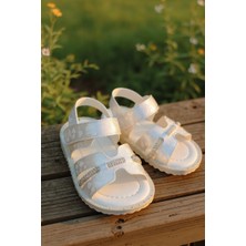 Enoch Kalp Desenli Simli Bant ve Taş Şeritli Konforlu Çocuk Sandalet