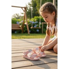 Enoch Kalp Figürlü Kristal Taş Işlemeli ve Parlak Dokulu Şık Kız Çocuk Sandalet