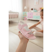 Enoch Zarif Fiyonk Üzeri Kristal Taş Şeritli ve Esnek Bantlı Çocuk Sandalet