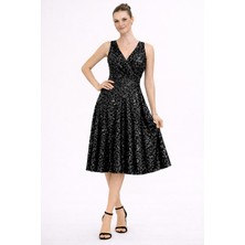 Ruris Kadın Siyah Kadife Pul Payetli Kruvaze Yaka Kloş Midi Abiye Elbise