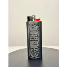 Nomika Design Korsan Anime Logo Çakmak Hediyelik | Koleksiyonluk Anime Tasarım | Siyah | Çakmak Dahil