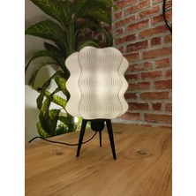 Peace Of Art 3D Tasarım Modern Dalga Tasarım Abajur – 27X17 cm – 3 Ayaklı Tripod Masa Lambası