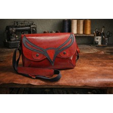 Thedebbağ Gerçek Deri Ayarlanabilir Omuz Çanta Tablet Gözü El Dikişi Kırmızı