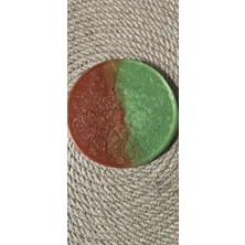 Miina Aksesuar Epoksi Reçine Çiçekli Mandala Desenli Üretilmiş Dekoratif Bir Bardak Altlığıdır