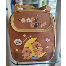 Ada Çanta Kırtasiye Beslenme Çantası Capybara Figürlü Ön Cepli Izoleli Sıcak Soğuk Koruma Geniş Kapasiteli AD14005