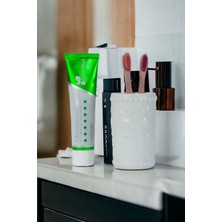 Özbience Beyaz Renk Diş Fırçası Kabı ve Fırçalık Seti, Pratik ve Şık Tasarım