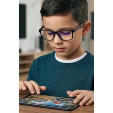 Mavi Işık Filtreli Siyah Renkli Çocuk Ekran Gözlüğü 8108 C0101 - Esnek ve Dayanıklı Çerçeve