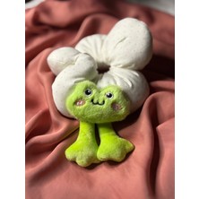 Adaa Gift Kurbağa Figürlü Saten Puantiyeli Simit Toka - Eğlenceli Topuz Tokası - Dev Toka - Çılgın Saç Tokasıkurbağa Figürlü Saten Puantiyeli Simit Toka - Eğlenceli Topuz Tokası - Dev Toka - Çılgın Saç Tokası